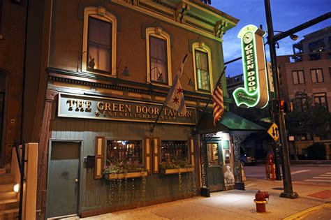 taverns .